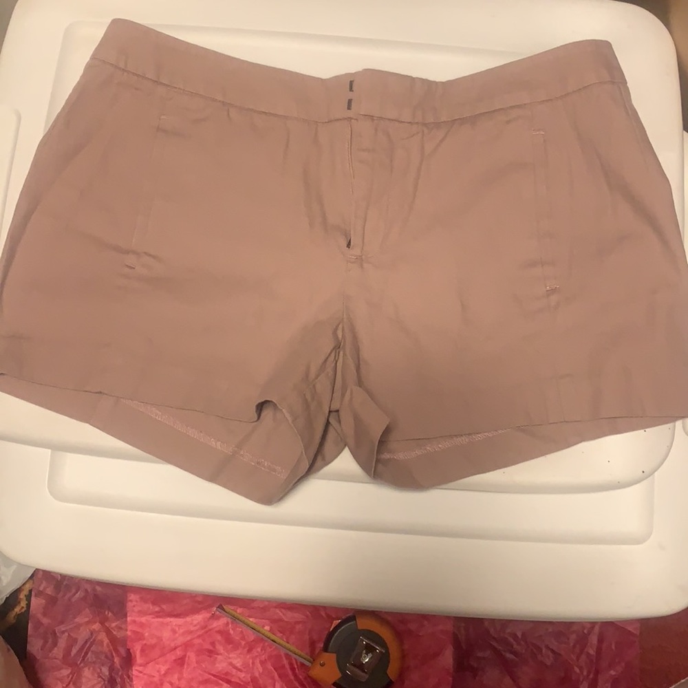 GAP SHORTS SZ 10. NEW WITH TAGS, COLOR TOUPE/TAN.
